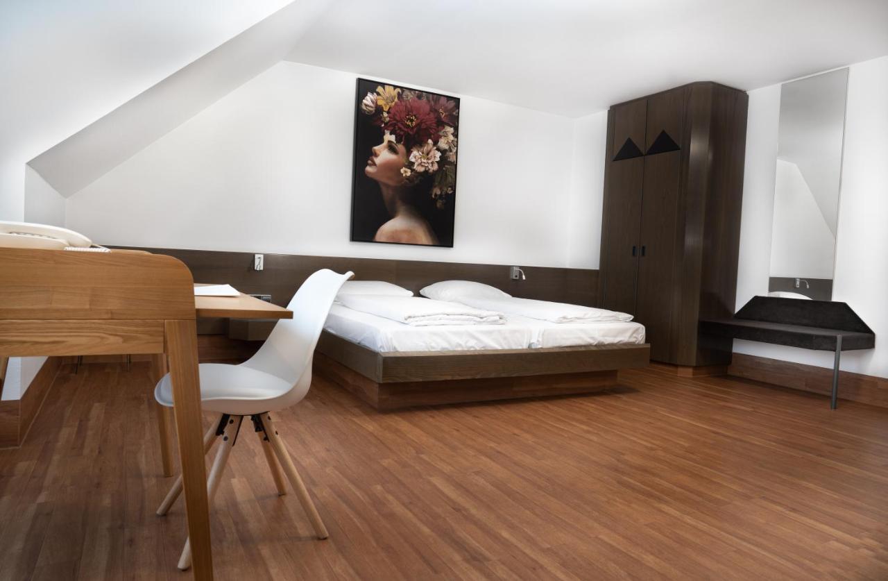 Stadthotel ハイルブロン エクステリア 写真